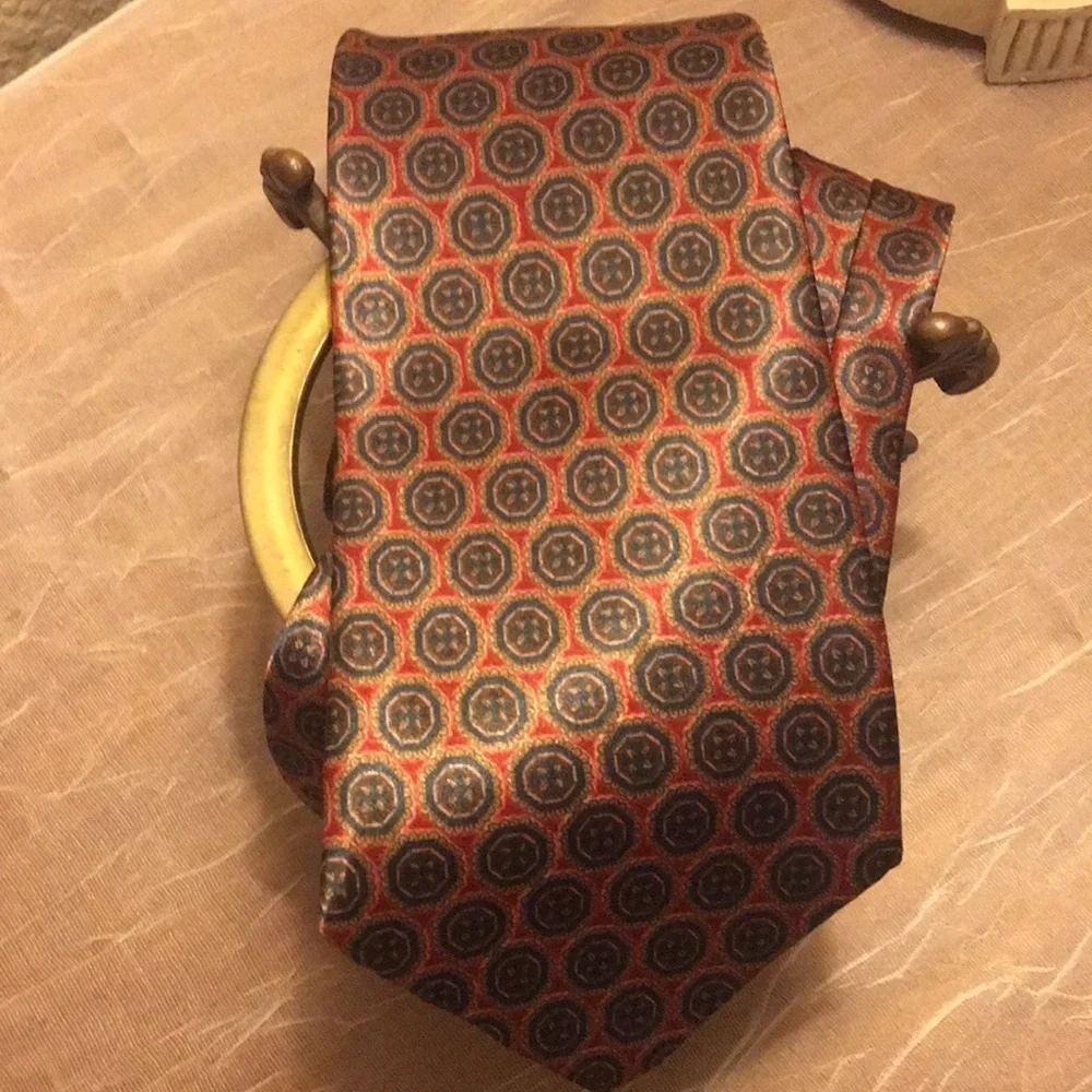 DIAMOND SILKS HAND MADE SILK TIE  Classic upscale motif red black gold 4
